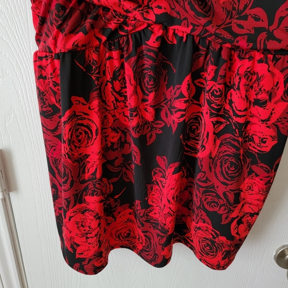 Torrid Rose Tank Top - Picture 9 of 9